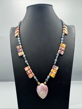 Agate stone necklace
